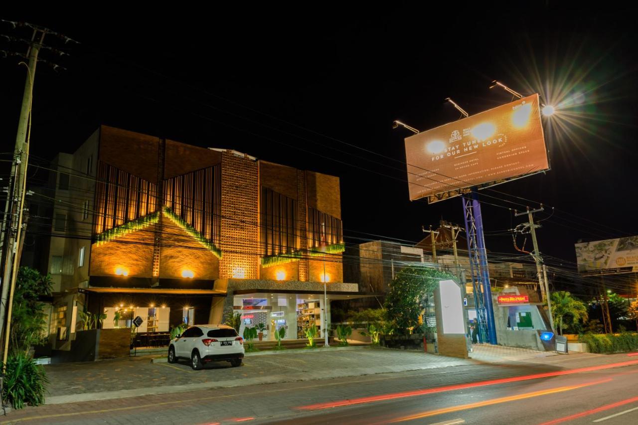 Berry Biz Hotel Sunset Road Seminyak  Exterior photo