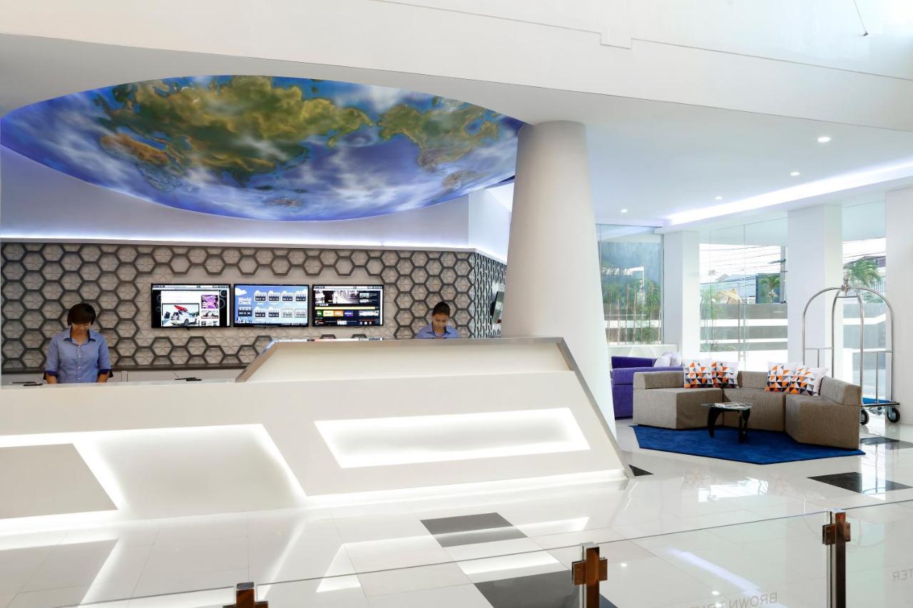 Berry Biz Hotel Sunset Road Seminyak  Exterior photo